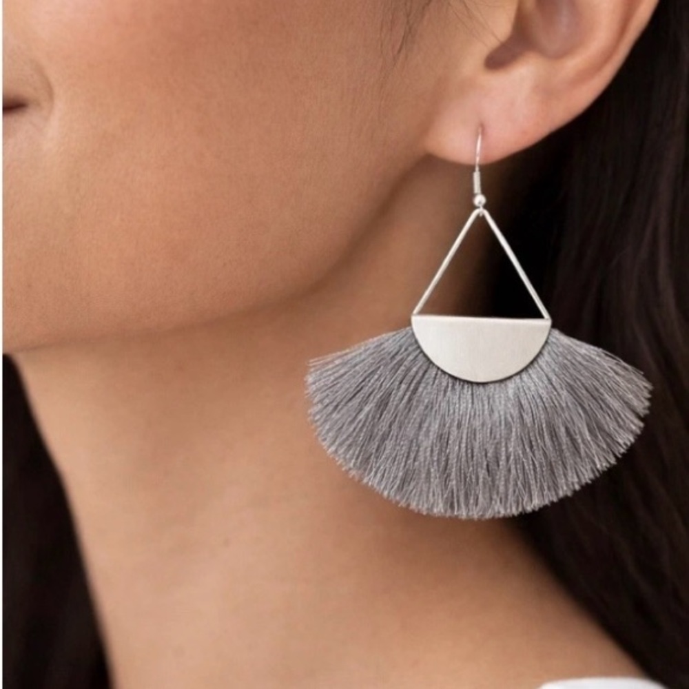 Elegant Silver Fan Earrings- Paparazzi